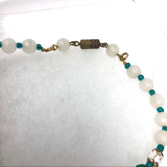 Vintage Glass Bead Necklace Spring Green & White - Picture 7 of 7